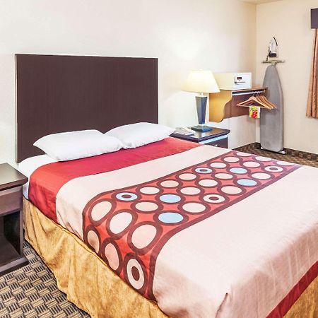 Hotel Super 8 By Wyndham Calgary/Airport Exterior foto