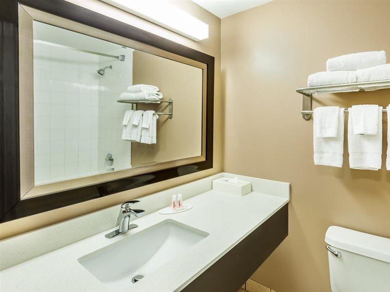 Hotel Super 8 By Wyndham Calgary/Airport Exterior foto