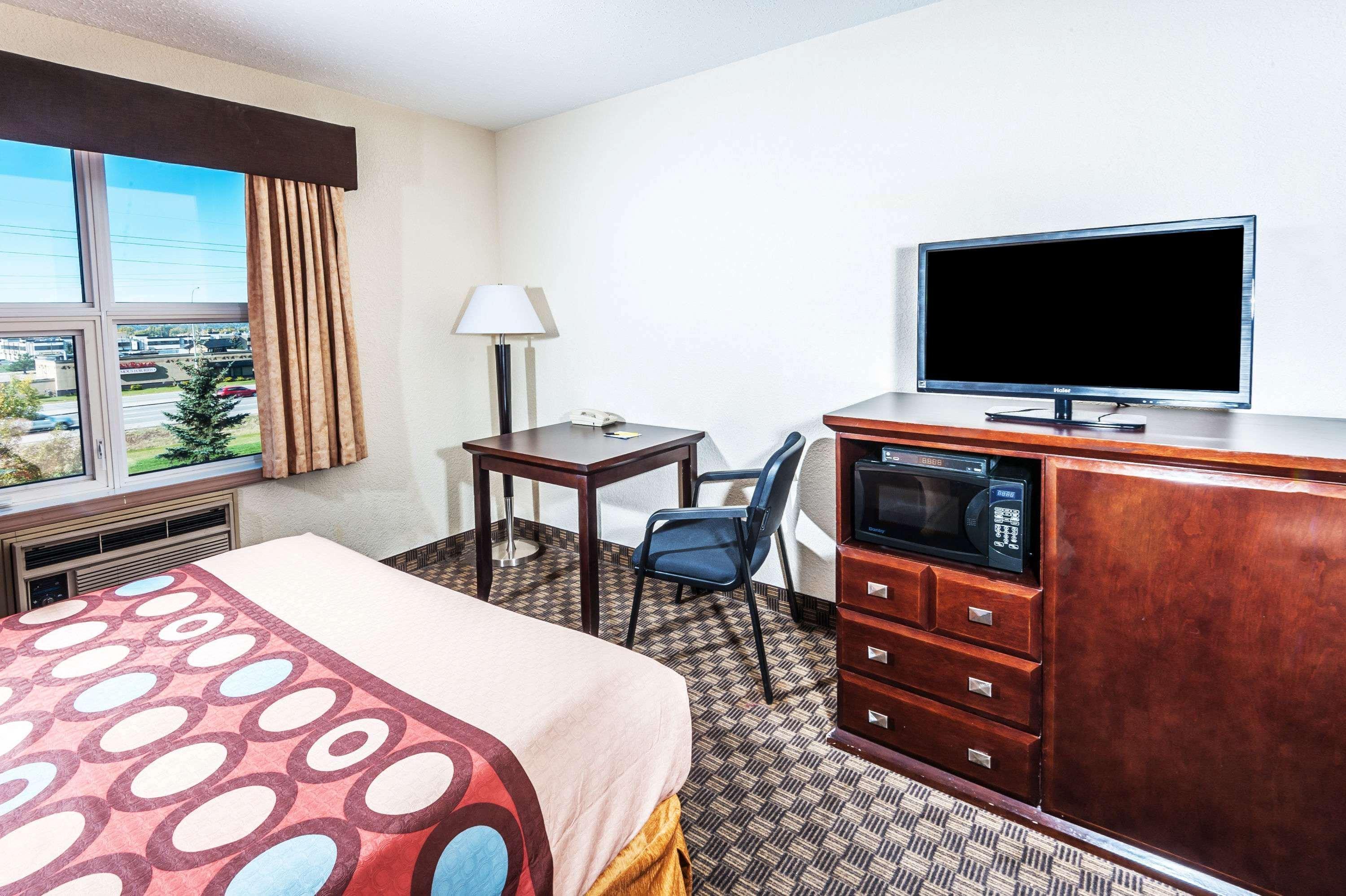 Hotel Super 8 By Wyndham Calgary/Airport Exterior foto