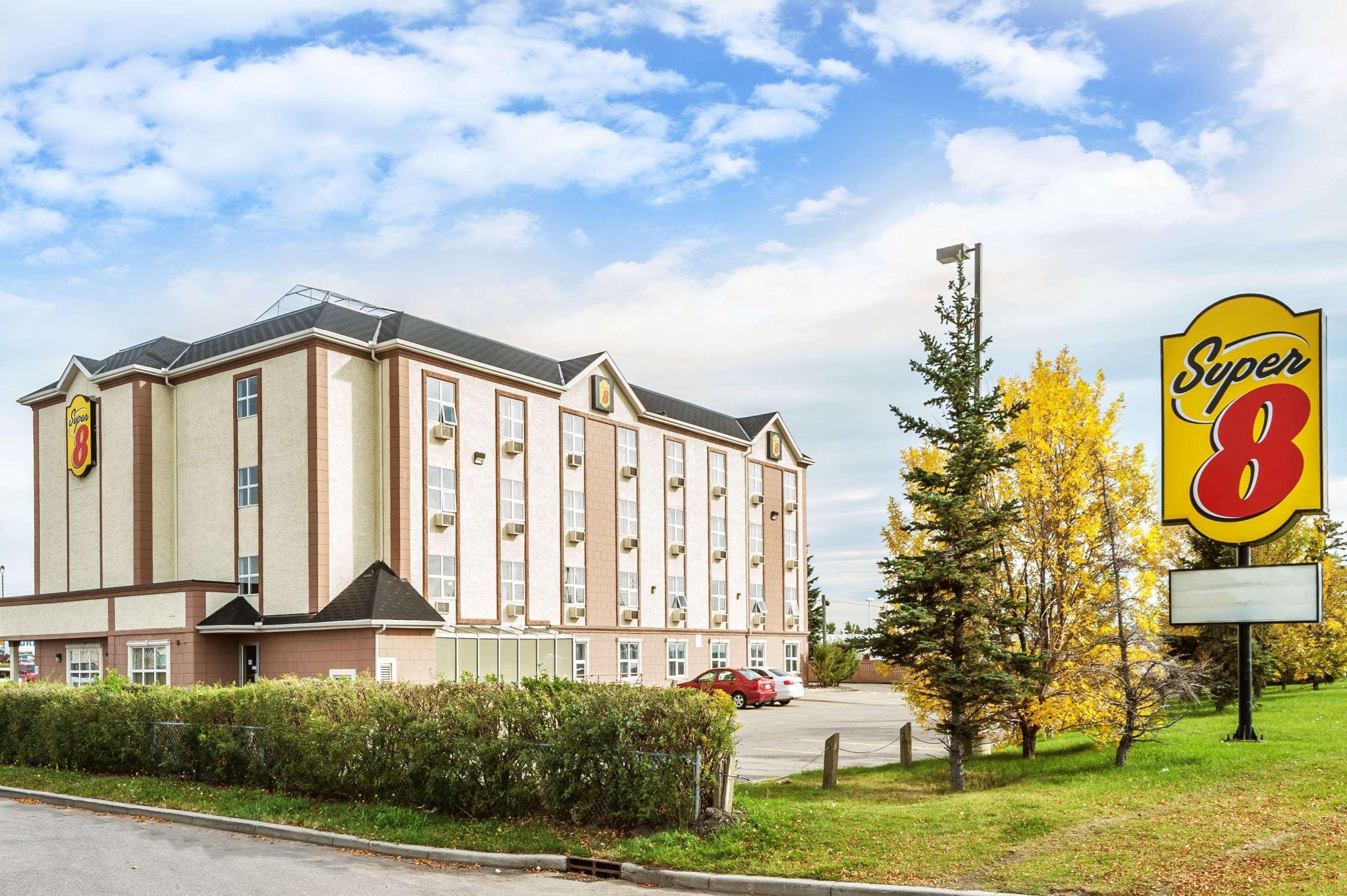Hotel Super 8 By Wyndham Calgary/Airport Exterior foto