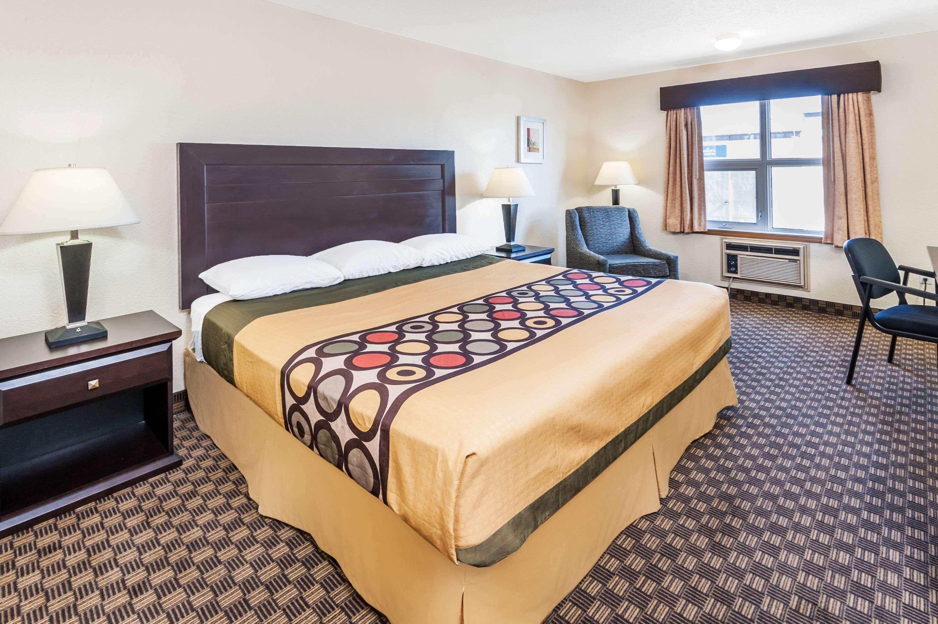 Hotel Super 8 By Wyndham Calgary/Airport Exterior foto