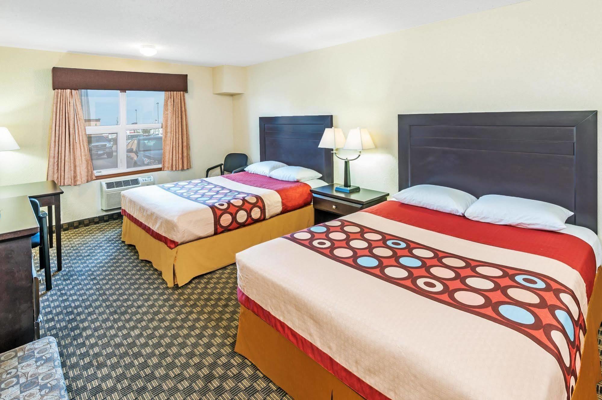 Hotel Super 8 By Wyndham Calgary/Airport Exterior foto