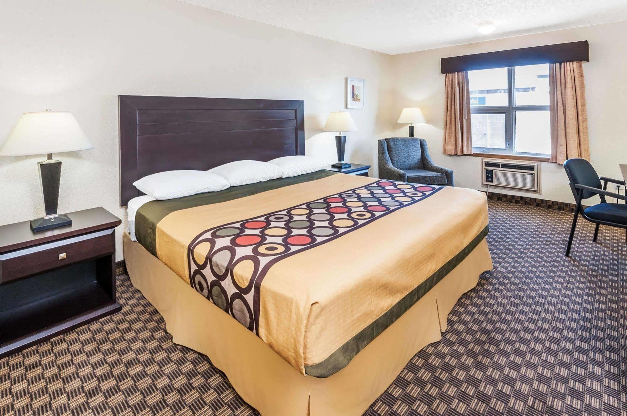Hotel Super 8 By Wyndham Calgary/Airport Exterior foto